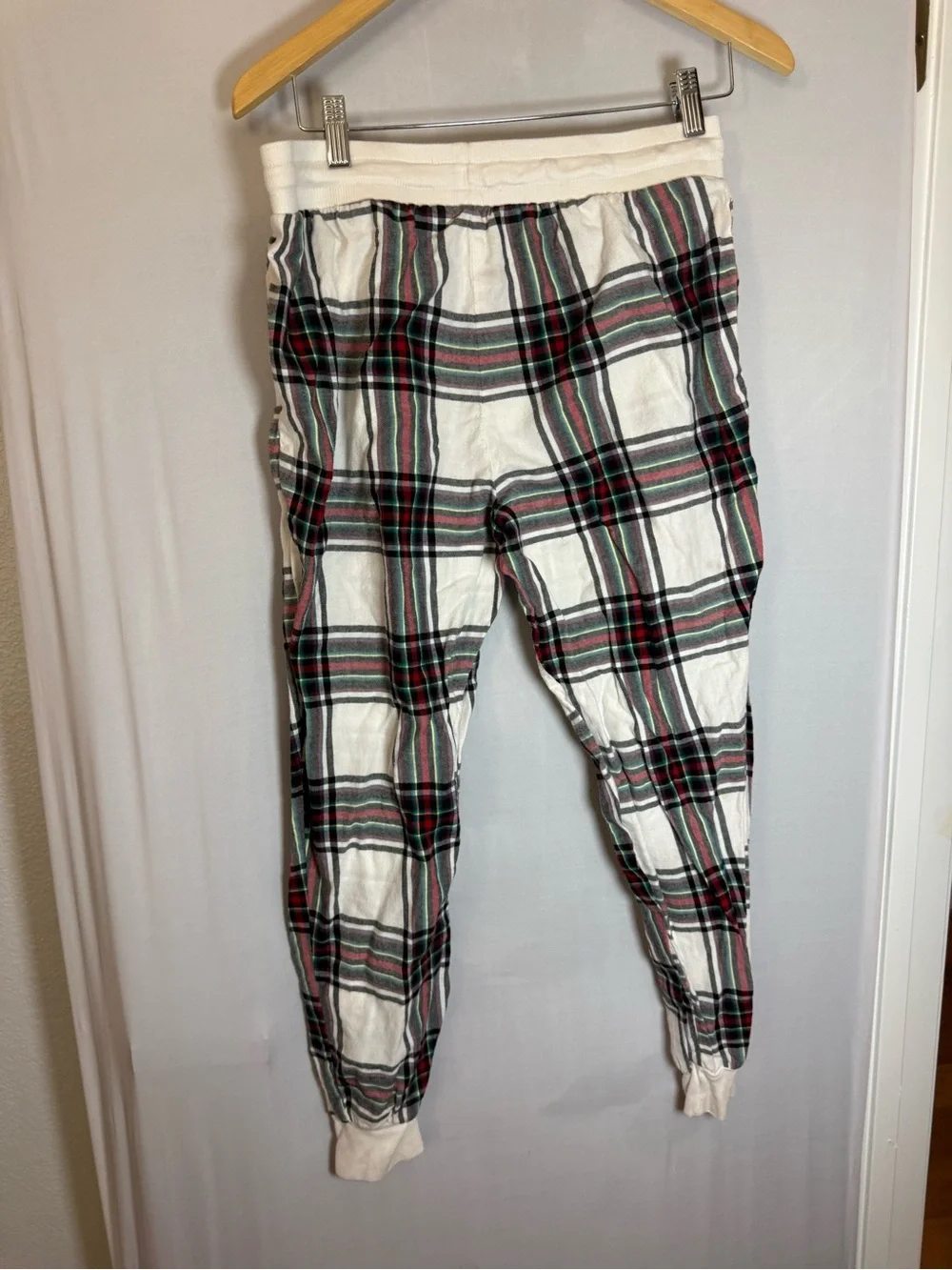 stars above White Tag Cotton Top with Plaid Lining